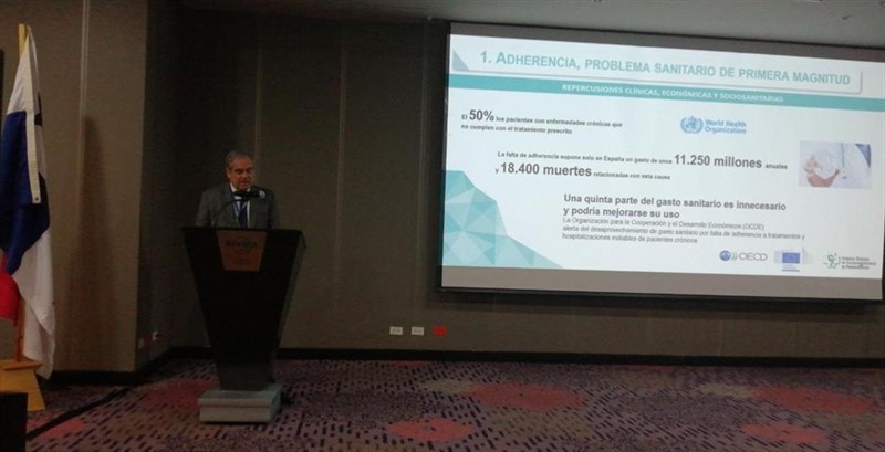 El presidente del Consejo General de Colegios Oficiales de Farmacéuticos de España, Jesús Aguilar, durante su participación en el XVIII Congreso Nacional de Ciencias Farmacéuticas de Panamá | CGCOF ep presidenteconsejo generalcolegios oficialesfarmaceuticosespana jesus aguilar duranteparticipacionxviii congreso nacionalciencias farmaceuticaspanama