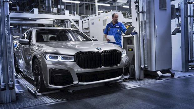 ep produccion del serie 7 sedan en la planta de bmw en dingolfing alemania