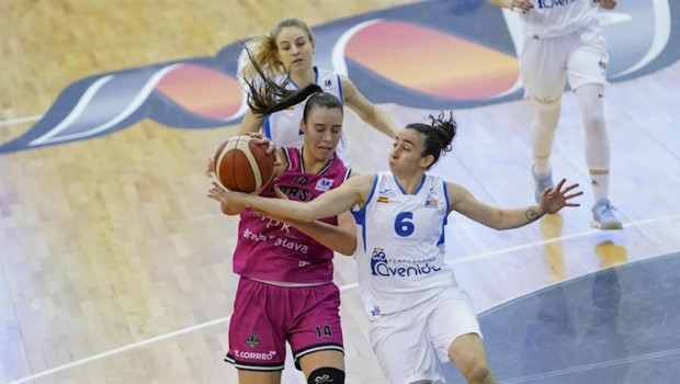 ep silvia dominguez durante un partido con el perfumerias avenida