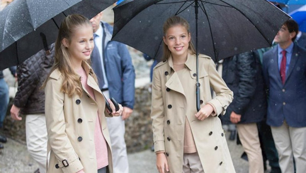 ep sus majestades los reyes don felipe y dona letizia acompanados por sus hijas la princesa dona
