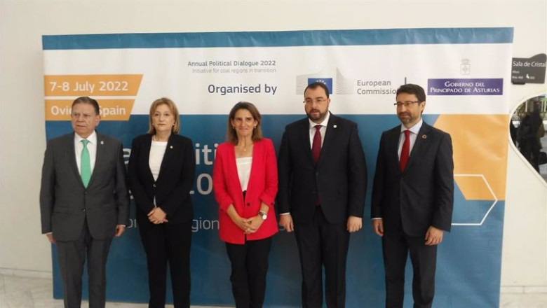 Teresa Ribera acompaña de Adrián Barbón, Delia Losa, Alfredo Canteli y Enrique Fernández. | EUROPA PRESS. ep teresa ribera acompana de adrian barbon delia losa alfredo canteli y enrique fernandez