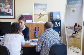 ep turistas senior en agencias de viajes