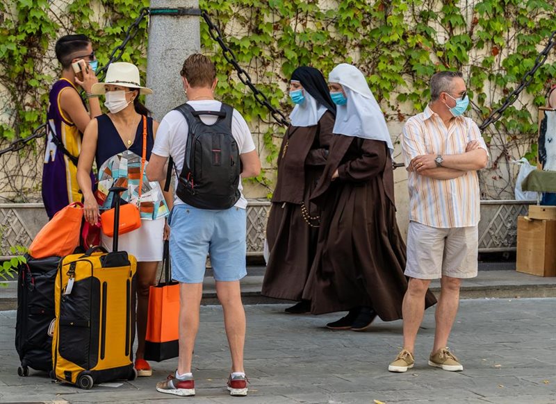 La llegada de turistas internacionales a España se desploma un 75% en julio