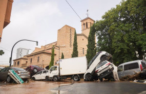 ep varios vehiculos accidentados por la dana en el barrio de la torre a 30 de octubre de 2024 en
