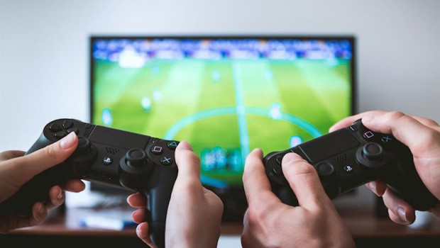 ep videojuego y mandos de ps4