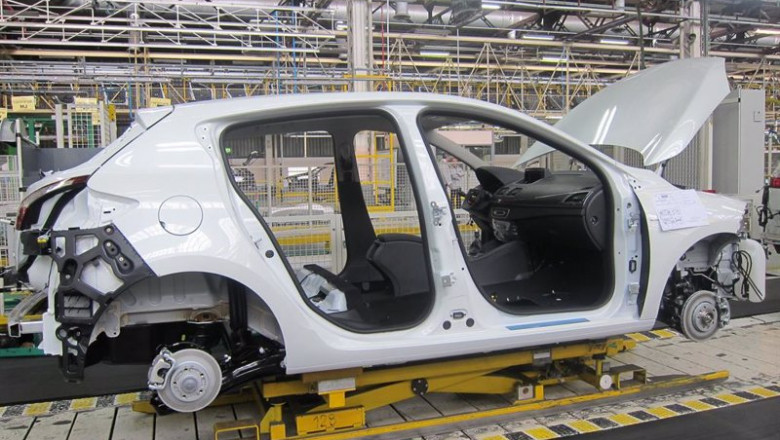 Archivo - Cadena de montaje en una factoría de Renault | EUROPA PRESS - Archivo ep archivo cadena de montaje en una factoria de renault