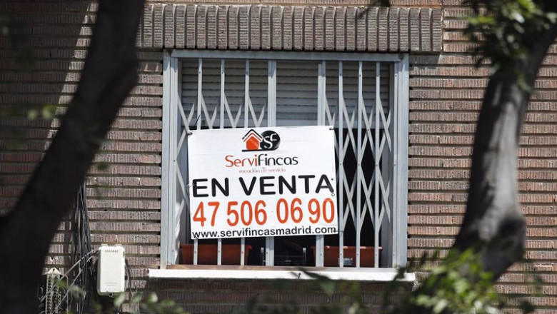 ep archivo cartel de en venta en la ventana de un piso en madrid ep archivo cartel de en venta en la ventana de un piso en madrid