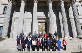 ep archivo   diputados de la comision del pacto de toledo posando ante el congreso tras aprobar en