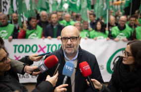 ep archivo   el presidente de csif miguel borra en una protesta el pasado mes de marzo para reclamar
