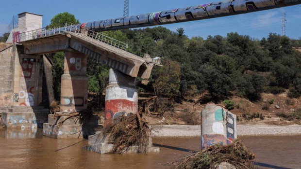 ep archivo   la tuberia de picadas partida por la mitad como consecuencia de la dana a 5 de