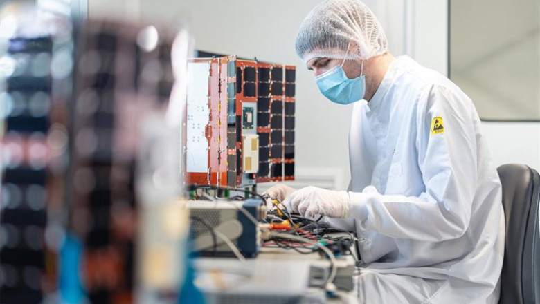 ep archivo   sateliot incorporara a su constelacion cinco nuevos satelites fabricados por alen space