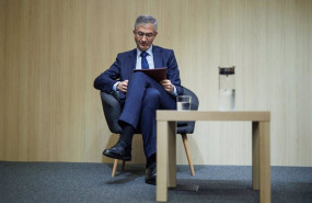 ep el gobernador del banco de espana pablo hernandez de cos durante un encuentro con estudiantes