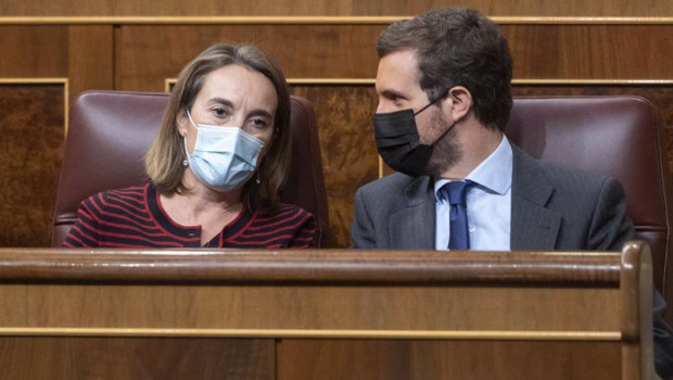 ep el lider del pp pablo casado y la portavoz parlamentaria del pp cuca gamarra en una sesion