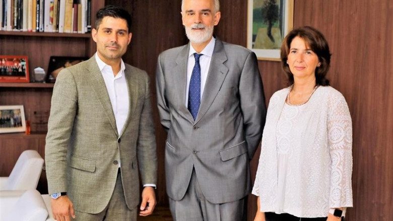 El presidente de AFE, David Aganzo, con representantes de las universidades españolas | AFE ep el presidente de afe david aganzo con representantes de las universidades espanolas