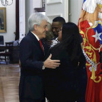 ep el presidente de chile sebastian pinera recibe en la moneda a los padres de un bebe que murio por ep el presidente de chile sebastian pinera recibe en la moneda a los padres de un bebe que murio por
