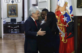 ep el presidente de chile sebastian pinera recibe en la moneda a los padres de un bebe que murio por ep el presidente de chile sebastian pinera recibe en la moneda a los padres de un bebe que murio por