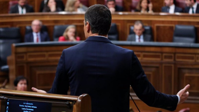 ep el presidente del gobierno pedro sanchez en una replica parlamentaria desde su escano del