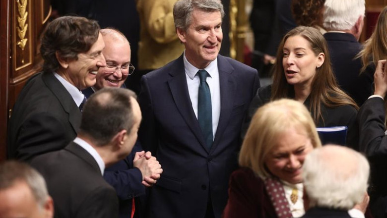 El presidente del Partido Popular, Alberto Núñez Feijóo (c), durante el acto institucional ‘Nuestra constitución más longeva’, en el Congreso de los Diputados, a 17 de febrero de 2026, en Madrid (España). | Eduardo Parra - Europa Press ep el presidente del partido popular alberto nunez feijoo c durante el acto institucional nuestra