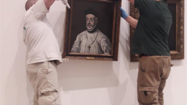 ep especialistas cuelgan el retrato de diego de covarrubias del greco para la exposicion del grand