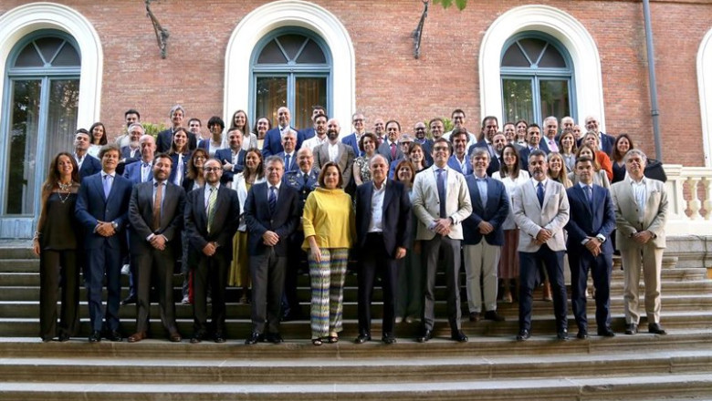 Foto de familia de la celebración del 20 aniversario del SNS. | MINISTERIO DE TRANSPORTES ep foto de familia de la celebracion del 20 aniversario del sns
