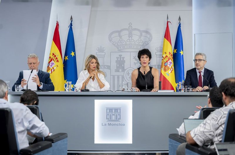El Gobierno da potestad a las comunidades autónomas para flexibilizar el uso de superávit