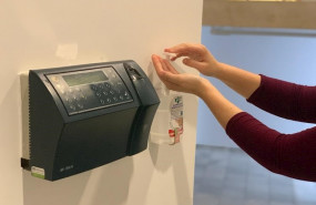 ep imagen de dispensadores de gel antiseptico instalados