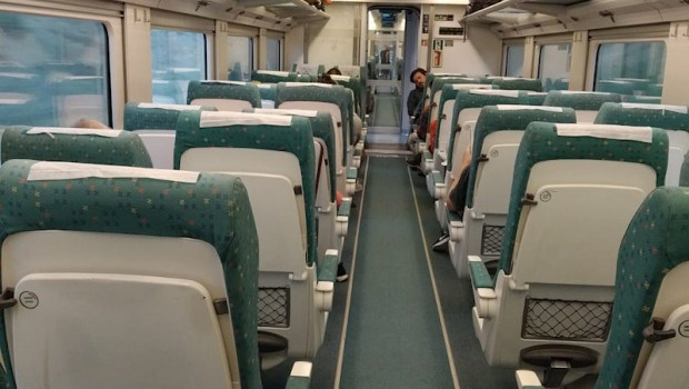ep interior de un alvia de renfe que cubre el trayecto gijon-madrid