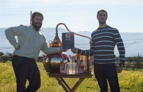 ep marcos rubio y alfonso vallejo ganadores del premio a mejor ginebra de espana 2022 en los world