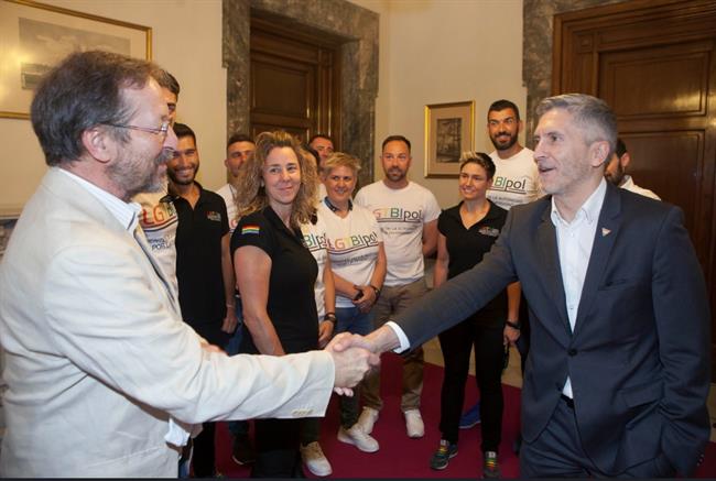 MARLASKA RECIBE A AGENTES POR LA DIVERSIDAD | MINISTERIO DEL INTERIOR ep marlaska recibeagentesla diversidad