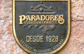ep paradores y la universidad complutense analizan el modelo de la hotelera en un curso en san