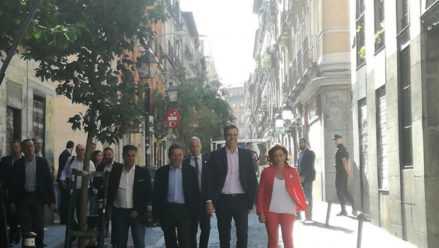 ep presidentegobiernofunciones pedro sanchez yministroagricultura luis planas se reunenmadridorganizaciones agrarias