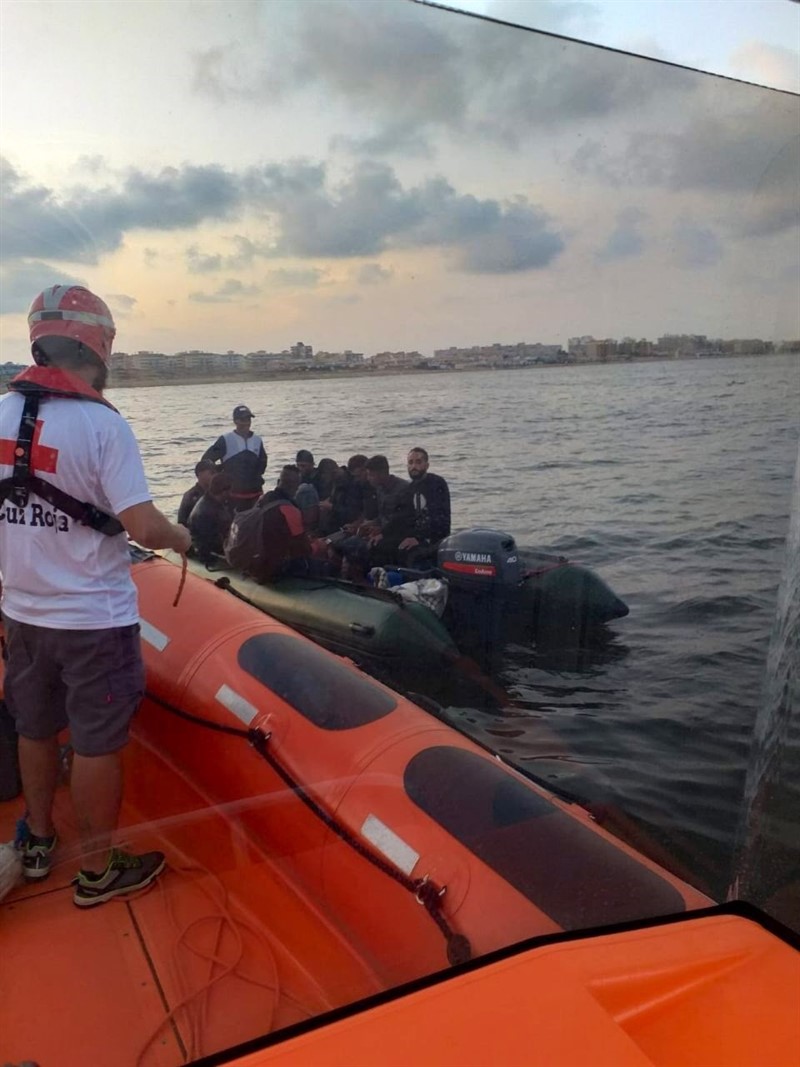 ep rescate de una patera en torrevieja