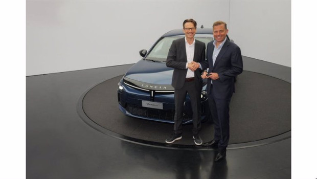 ep stellantis entrega 30000 vehiculos de mas de 50 modelos a sixt en lo que va de 2024
