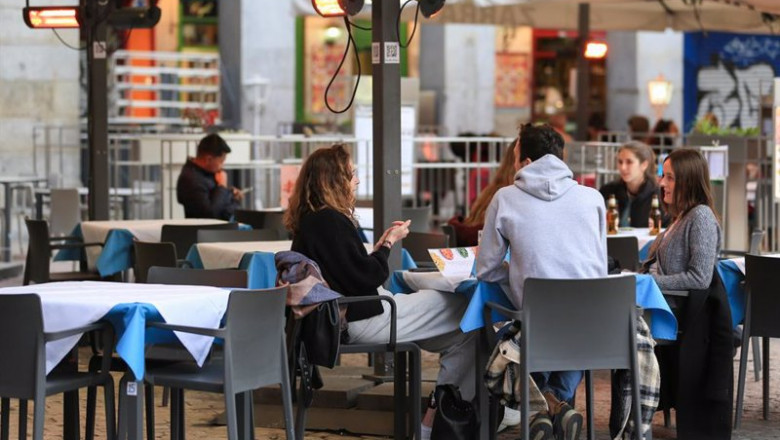 Varias personas en la terraza de un bar en el centro de Madrid (España). | Tamara Rozas - Europa Press ep varias personas en la terraza de un bar en el centro de madrid espana