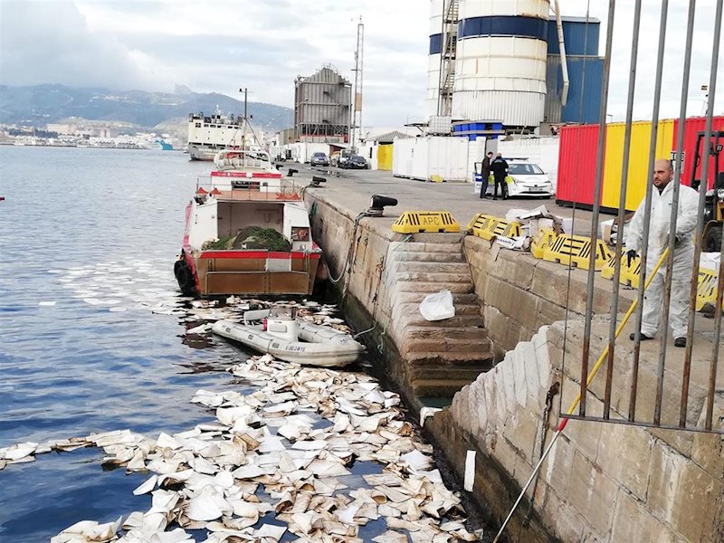 ep vertido en el puerto de ceuta