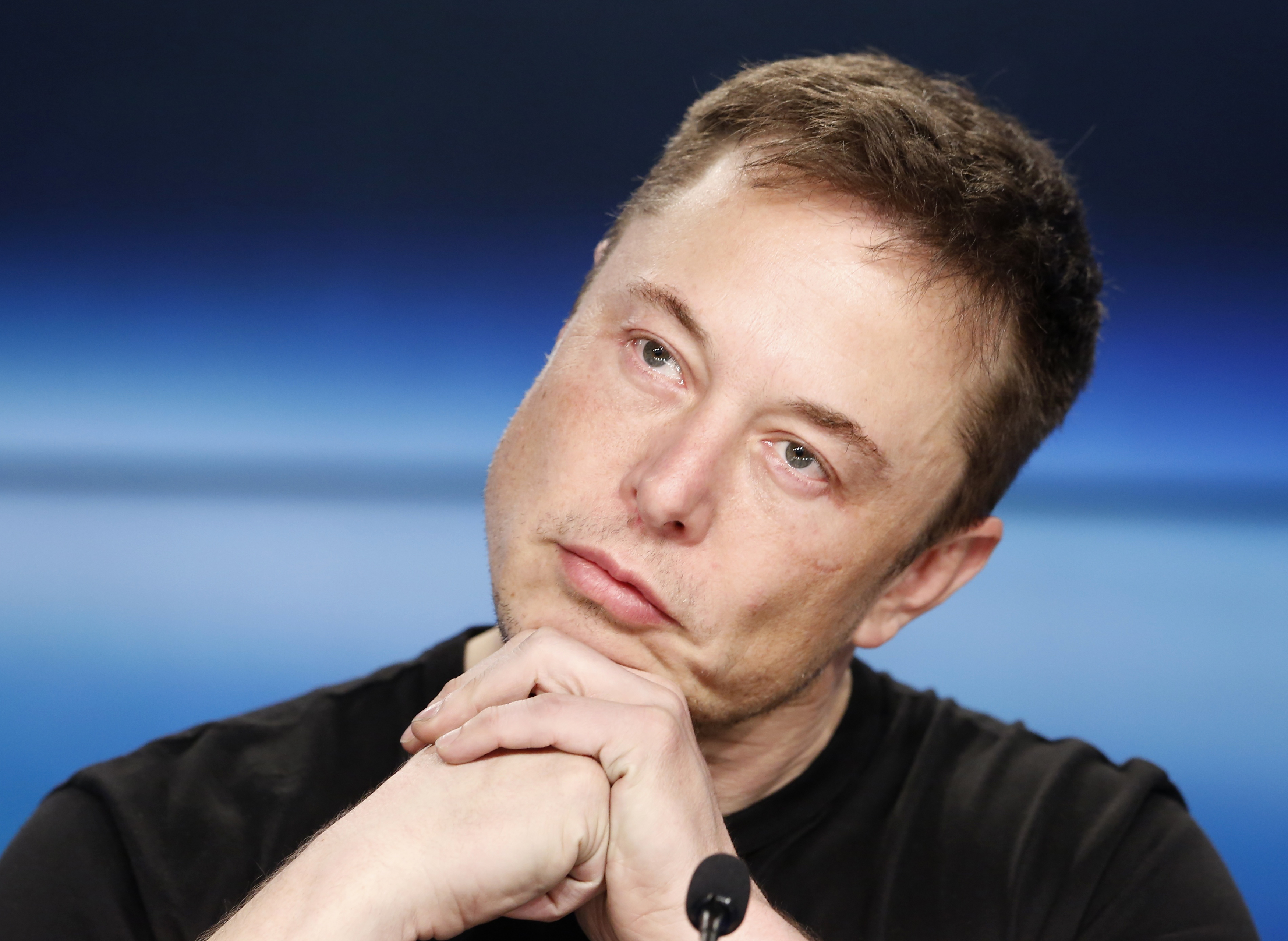 tesla-recule-en-bourse-apres-la-volte-face-d-elon-musk