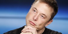 tesla-recule-en-bourse-apres-la-volte-face-d-elon-musk