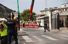 ep acto oficial de demolicion de la verja de gibraltar a 15 de julio de 2026 en la linea de la