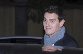ep albert rivera se despide de su equipo con una cena en madrid y sale acompanado por su jefe de