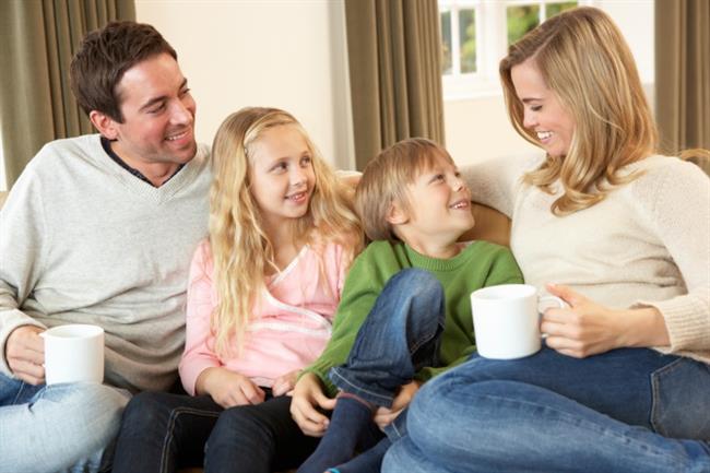 El aprendizaje en familia favorece el bilingüismo | THINKSTOCK - Archivo ep aprendizajefamilia favorecebilinguismo