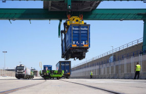 ep archivo   obras durante la inauguracion de la autopista ferroviaria valencia madrid en el puerto