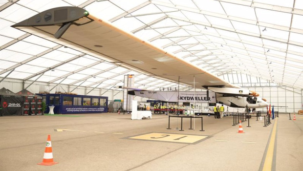 ep archivo   un avion solar en las instalaciones de la empresa skydweller en el aeropuerto de