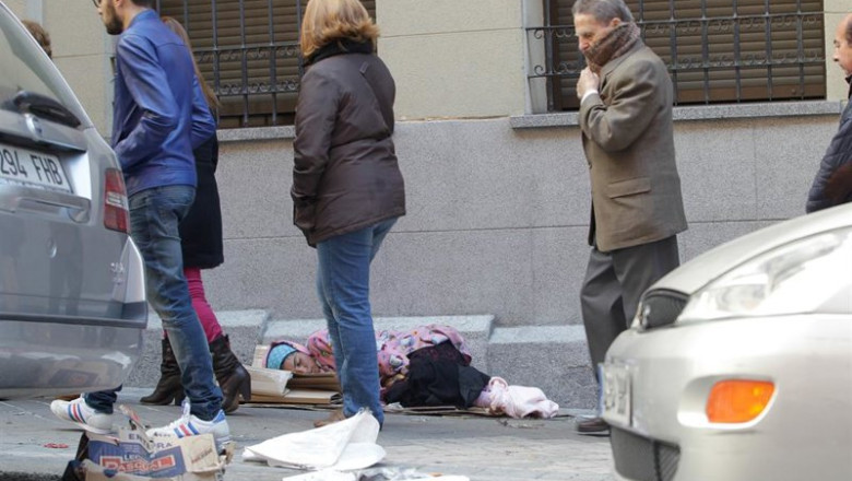 ep archivo   un indigente durmiendo en la calle