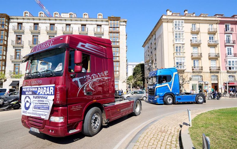 CEOE critica la huelga del transporte: Solo agravará la difícil situación económica