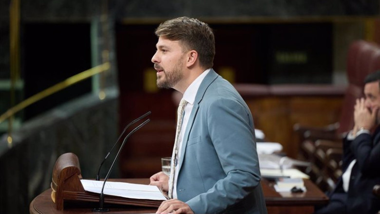 ep el diputado de sumar alberto ibanez interviene durante una sesion plenaria en el congreso de los ep el diputado de sumar alberto ibanez interviene durante una sesion plenaria en el congreso de los