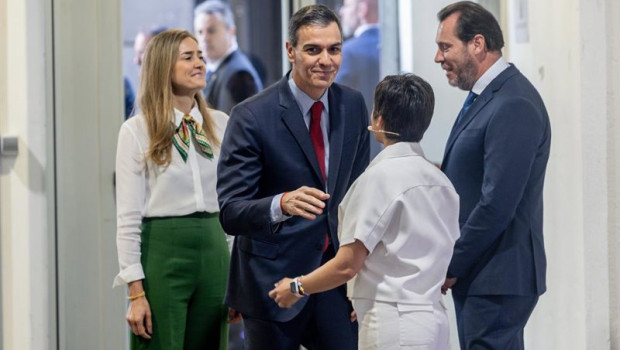 ep el presidente del gobierno pedro sanchez la vicepresidenta tercera y ministra para la transicion