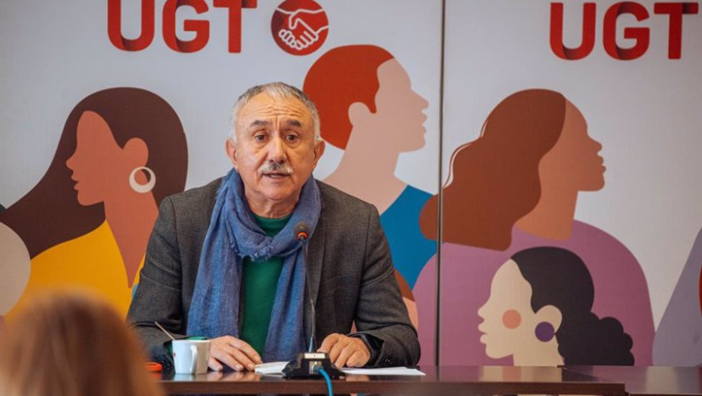El secretario general de UGT, Pepe Álvarez (d), durante un desayuno informativo, en la sede de la UGT, a 11 de enero de 2024, en Madrid (España). El desayuno ha analizado la situación política, económica y social actual, además de presentar las principale | Gabriel Luengas - Europa Press ep el secretario general de ugt pepe alvarez d durante un desayuno informativo en la sede de la ugt