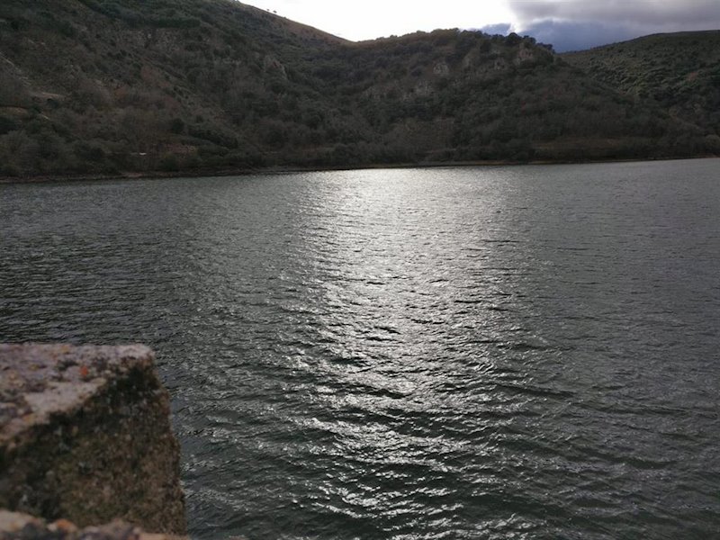 ep embalse de mansilla desde la presa