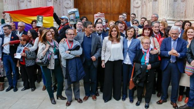 ep fotofamiliala aprobacionla leymemoriaparlamento andaluz