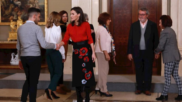 ep la reina recibe en audiencia a una representacion del fondo de becas fiscal soledad cazorla
